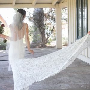 Stunning mid-length veil